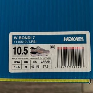 Size 10.5 never worn Hoka Bondi shoes